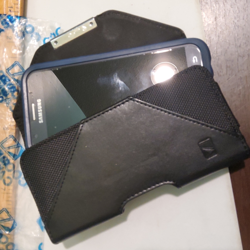 Belt Loop Style Phone Holder - Picture 7 of 8